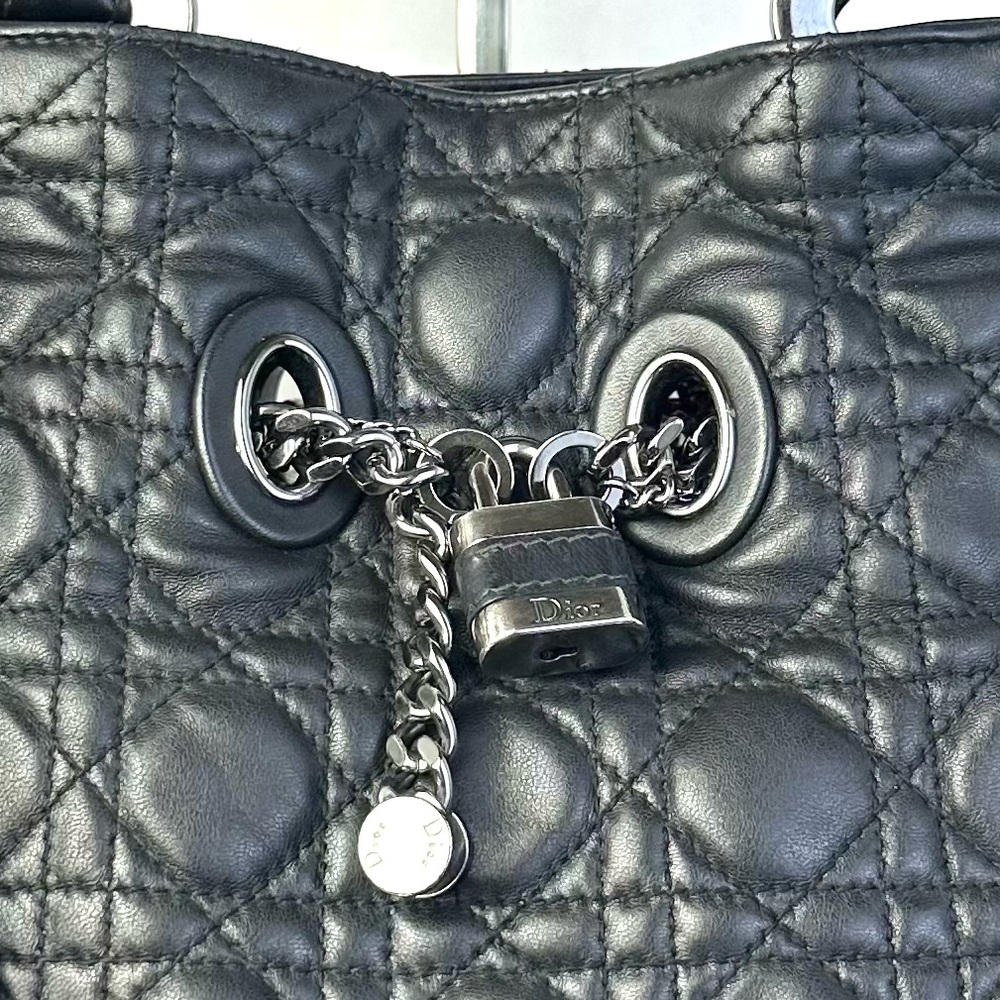Dior Black Quilted Handbag + Dior wallet - Picture 2 of 16